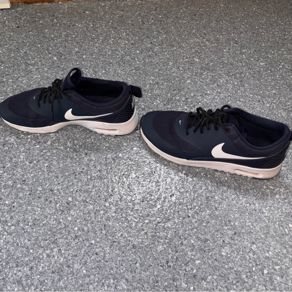 NIKE Air Max Thea Women Size 7 1/2 (Marine Blue) - 2019 Ed.